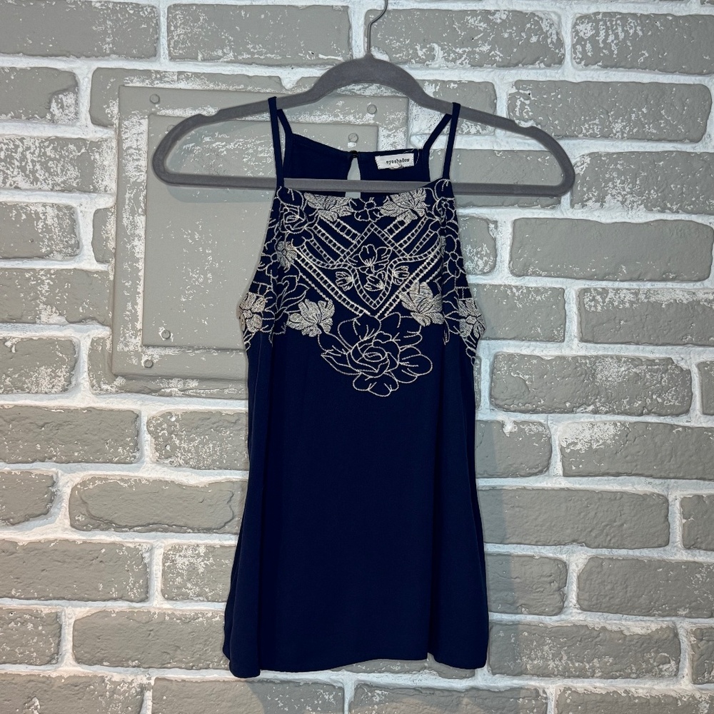 Eyeshadow top